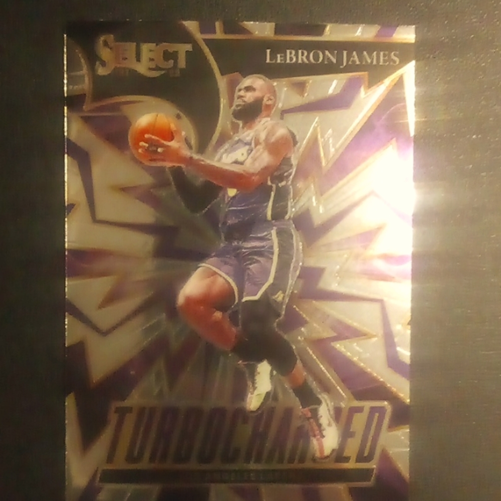 LeBron James turbocharged select basketball card